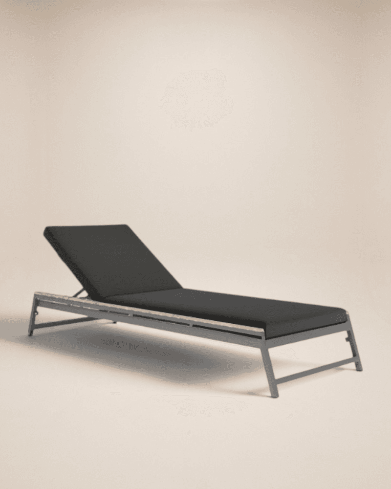 SUNLOUNGER STACKING