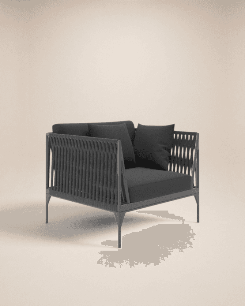 LOUNGE CHAIR