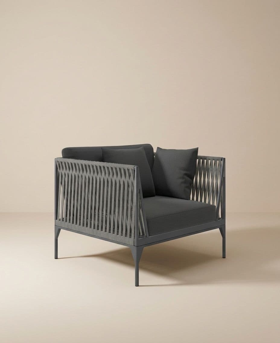 LOUNGE CHAIR